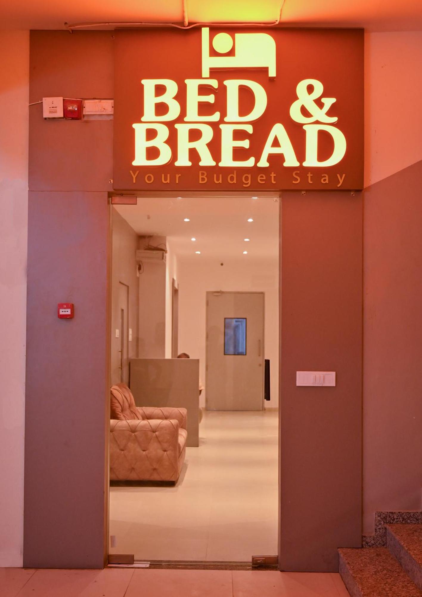 Bed & Bread Dormitory Bharuch Екстериор снимка